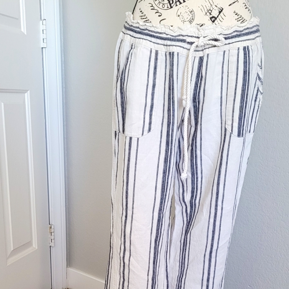 Roxy size large wide leg. Corded drawstring linen pants